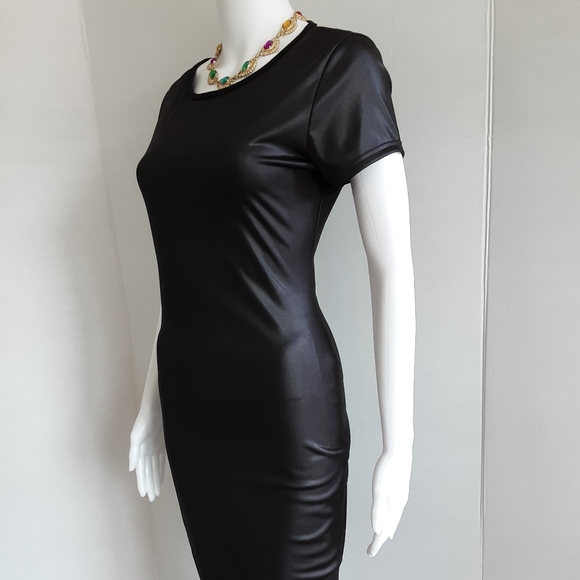 Dresses & Skirts - BLACK BODYCON T-SHIRT DRESS SZ M (8/10)